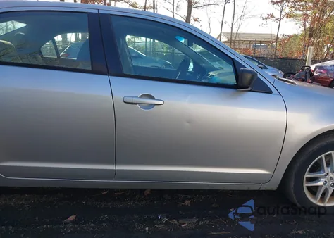 2012 Ford Fusion S из США, поврежденный, VIN 3FAHP0GA8CR419205